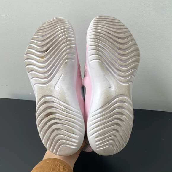 Nike women’s kids Flex Runner GS US4 Pink Foam Metallic Silver Light Smoke Grey - Picture 10 of 10